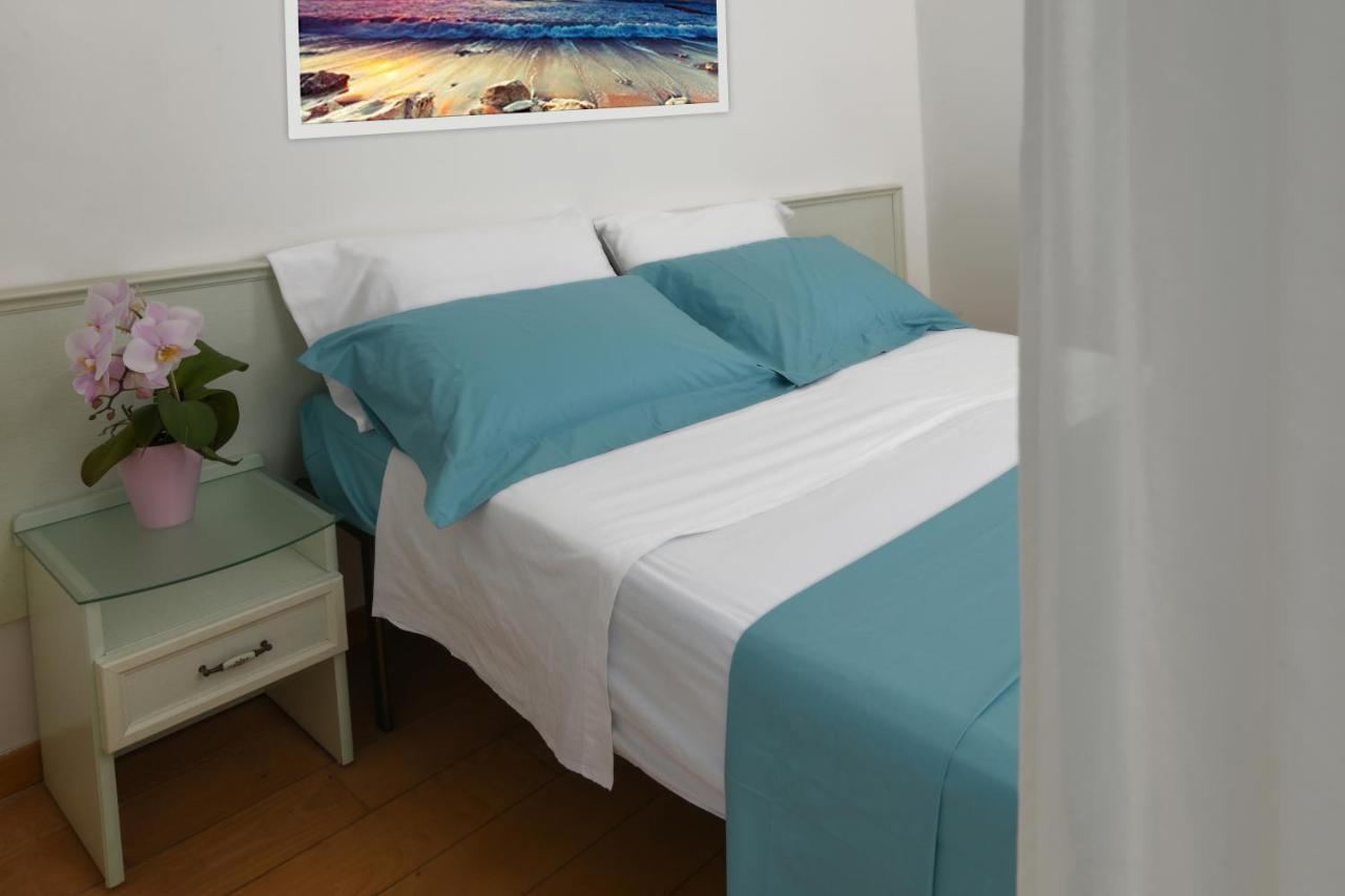 Hotel La Rosa Католика Екстериор снимка