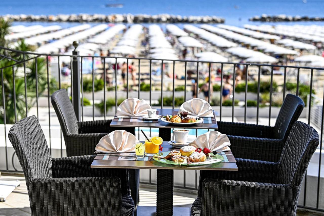 Hotel La Rosa Католика Екстериор снимка