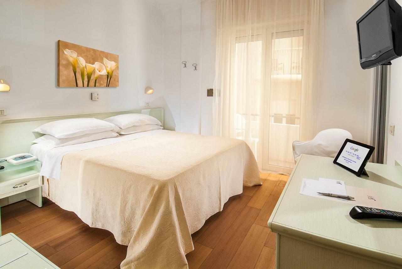 Hotel La Rosa Католика Екстериор снимка