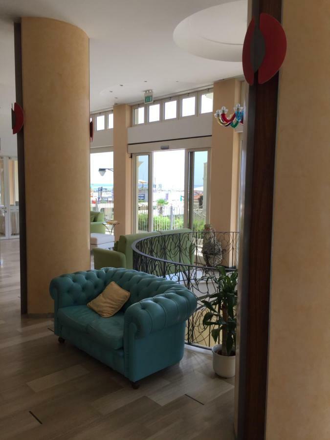 Hotel La Rosa Католика Екстериор снимка