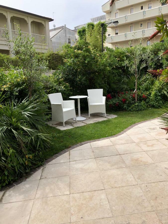 Hotel La Rosa Католика Екстериор снимка