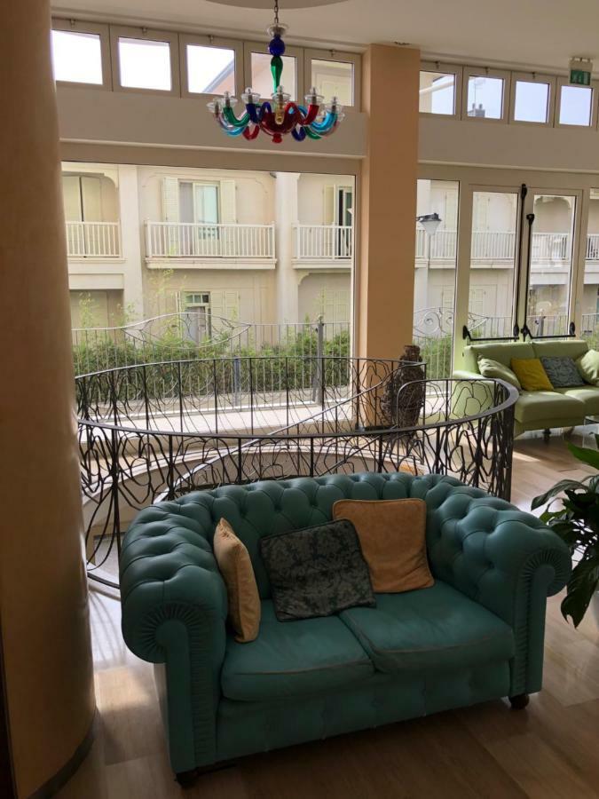 Hotel La Rosa Католика Екстериор снимка