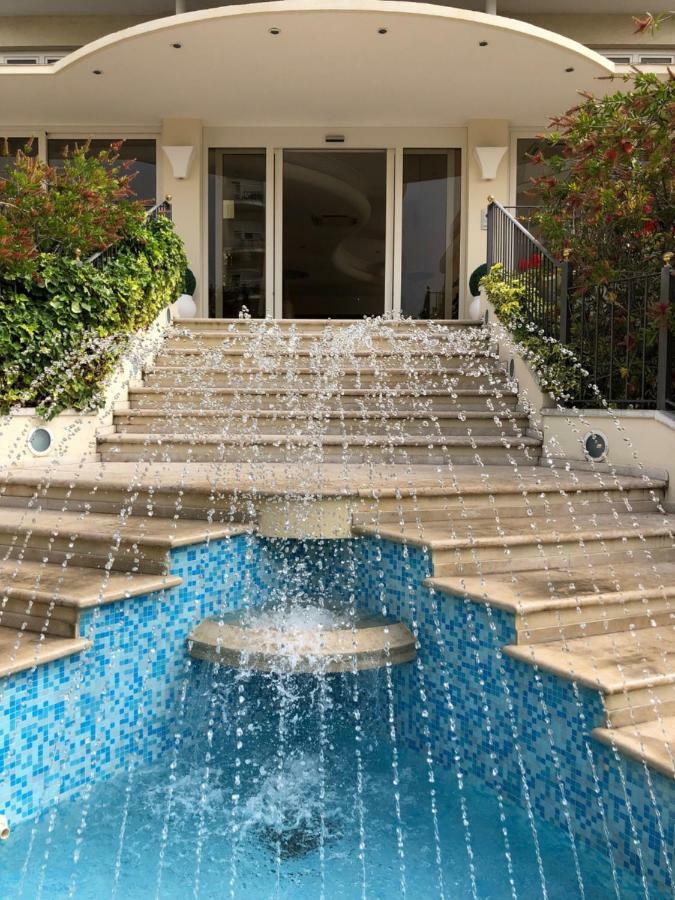 Hotel La Rosa Католика Екстериор снимка