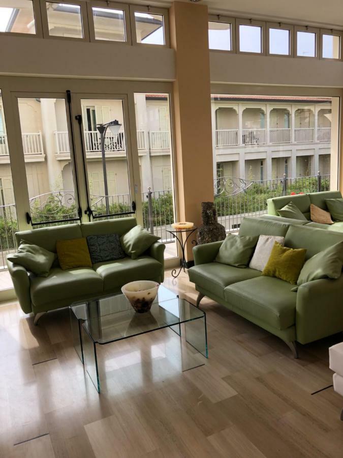 Hotel La Rosa Католика Екстериор снимка