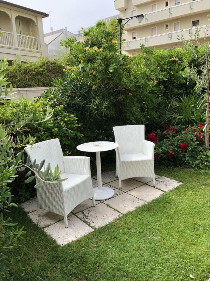 Hotel La Rosa Католика Екстериор снимка